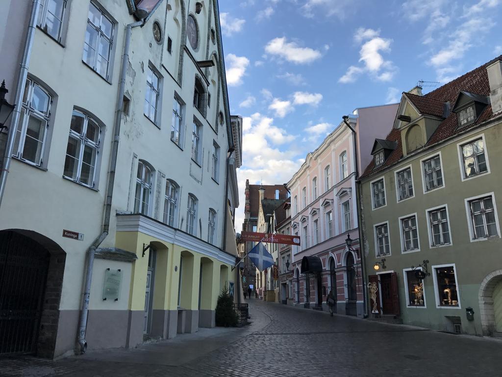 Old Bishop'S House Apartment Tallinn Bagian luar foto